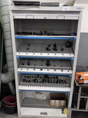 Bild 5646.138 => 1 Metallwerkzeugrollladenschrank mit Inhalt