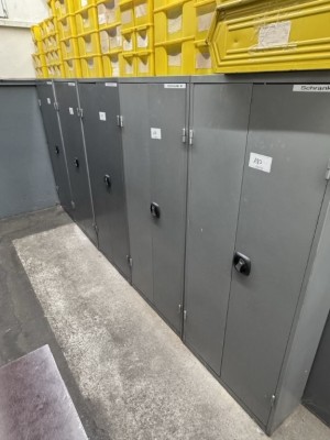 Bild 5646.180 => 5 Metallwerkzeugschränke