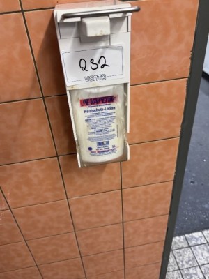 Bild 5646.232 => 1 Handhygienespender