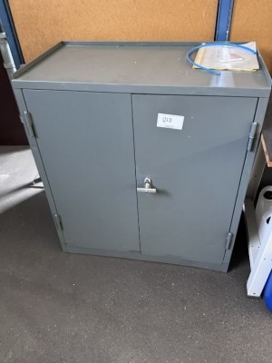 Bild 5646.267 => 1 Metallwerkzeugschrank, niedrig