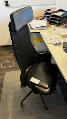 Bild 5710.83 => 1 Drehstuhl mit Armlehnen