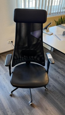 Bild 5710.84 => 1 Drehstuhl mit Armlehnen