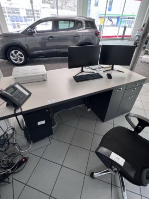 Bild 5589.11 => 1 Schreibtisch mit Aktenrollcontainer