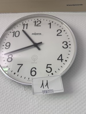 Bild 5646.11 => 1 Wanduhr