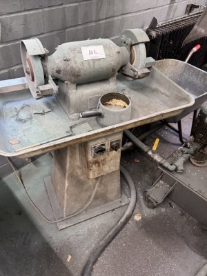 Bild 5646.106 => 1 Doppelschleifbock mit Standsäule