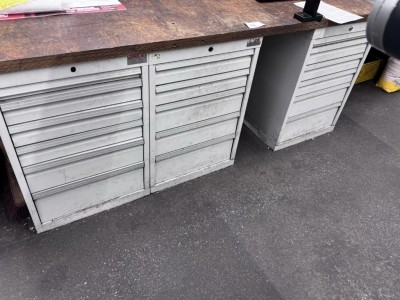 5646.176 => 1 Werkbank mit Arbeitsdrehstuhl
