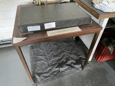 Bild 5590.1777 => 1 Tisch mit Messplatte, 630x400x70 cm
