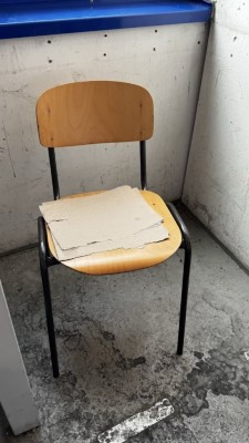 5590.317 => 4 Besucherstühle
